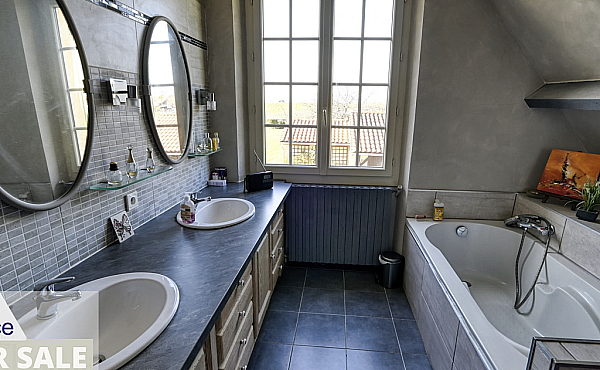 Property_For_Sale_in_France_with_Cle_France_Join_our_mailing_List_VAA00102_VAA00102_0.54