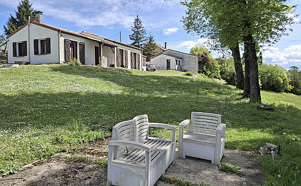Property_For_Sale_in_France_with_Cle_France_Join_our_mailing_List_VAA00103_8.17