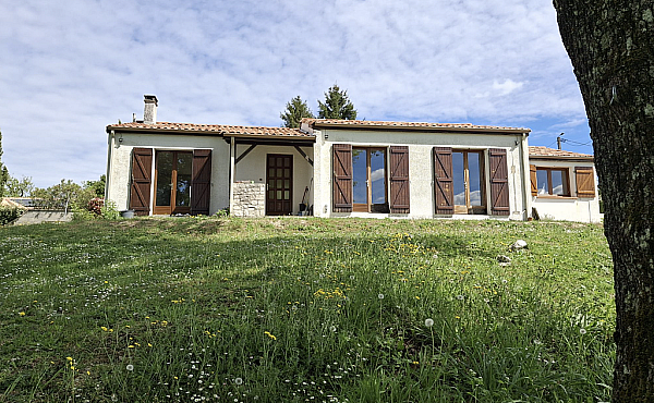 Property_For_Sale_in_France_with_Cle_France_Join_our_mailing_List_VAA00103_8.19