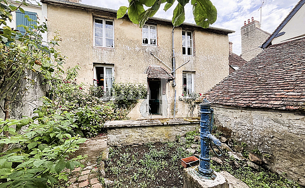Property_For_Sale_in_France_with_Cle_France_Join_our_mailing_List_DJV06180_06