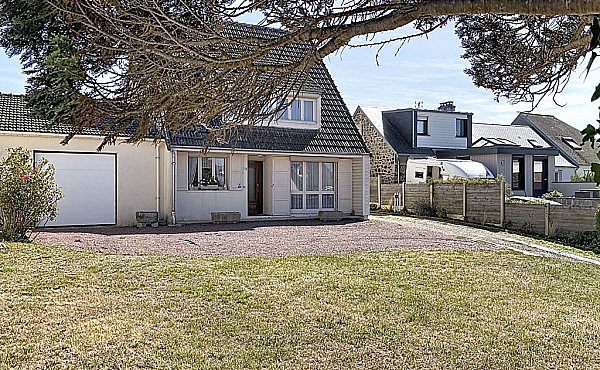 Detached House Just 500m from the Beach