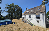 Detached Family Home with Lovely Rooms and Garden