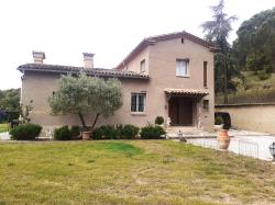 Detached Villa with Swimming Pool on Outskirts of Town