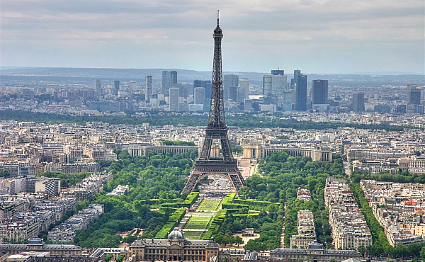 Paris_Skyline_Lead_Image_Cle_France_Property_sales_AXL06128