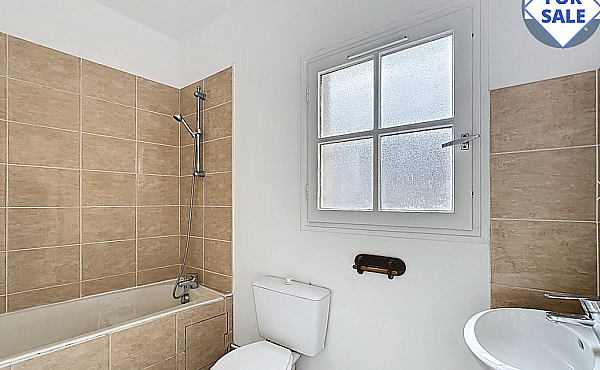 Property_For_Sale_in_France_with_Cle_France_Join_our_mailing_List_AXL06138_37