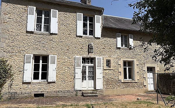 Property_For_Sale_in_France_with_Cle_France_Join_our_mailing_List_DJV06195_0
