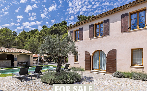 Property_For_Sale_in_France_with_Cle_France_Join_our_mailing_List_AXL06148_5.15