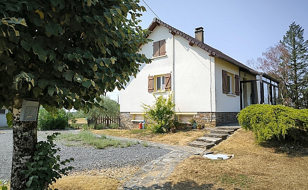 Property_For_Sale_in_France_with_Cle_France_Join_our_mailing_List_AMR00135_0729_112719