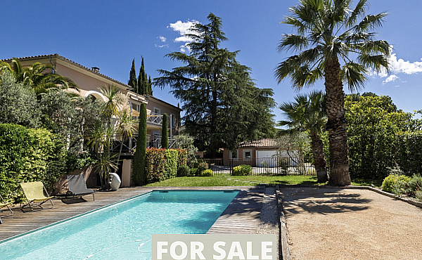 Property_For_Sale_in_France_with_Cle_France_Join_our_mailing_List_AXL06181_7.16