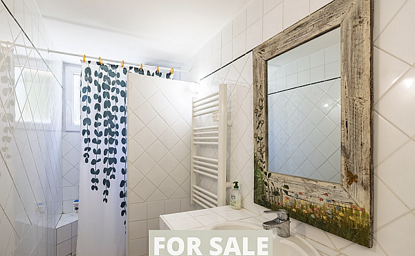 Property_For_Sale_in_France_with_Cle_France_Join_our_mailing_List_AXL06181_8.00