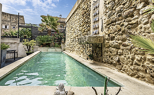 High-End Premium House with Lovely Pool, Amazing Interiors