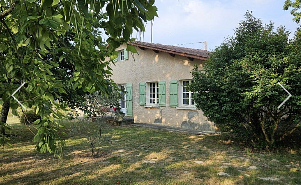Property_For_Sale_Cle_France_AXL06108_8.08