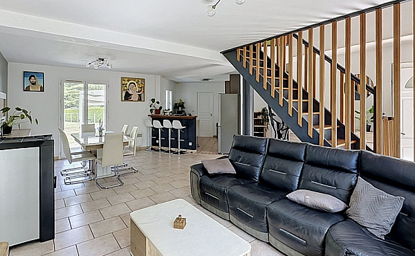 Property_For_Sale_in_France_with_Cle_France_Join_our_mailing_List_AXL06215_13