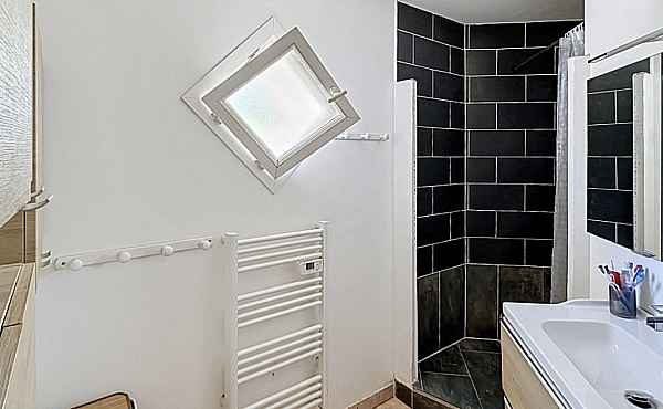 Property_For_Sale_in_France_with_Cle_France_Join_our_mailing_List_AXL06215_18