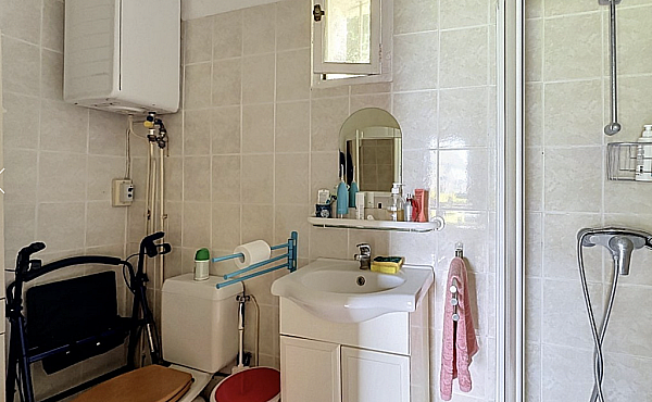 Property_For_Sale_in_France_with_Cle_France_Join_our_mailing_List_AXL06219_29