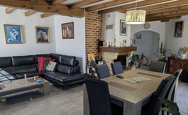 Property_For_Sale_in_France_with_Cle_France_Join_our_mailing_List_AXL06223_5.16