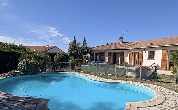Property_For_Sale_in_France_with_Cle_France_Join_our_mailing_List_AXL06223_5.33
