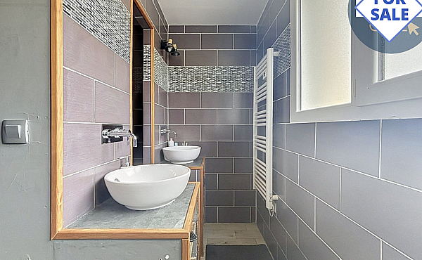 Property_For_Sale_in_France_with_Cle_France_Join_our_mailing_List_AXL06229_3.59