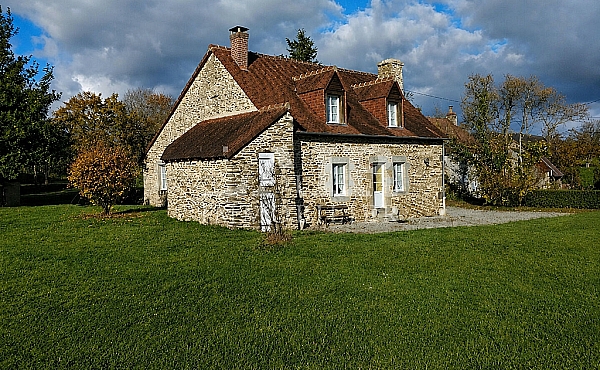 Detached Country House with Lots of Character