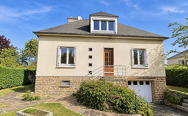 Charming Detached House with Mature Garden