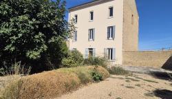 Spacious, Characterful House With A Stone Outbuilding in Private Garden
