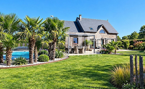 Property_For_Sale_in_France_with_Cle_France_Join_our_mailing_List_DJV06308_a