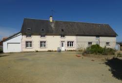 Detached Country House with Outbuildings in One Hectare of Land