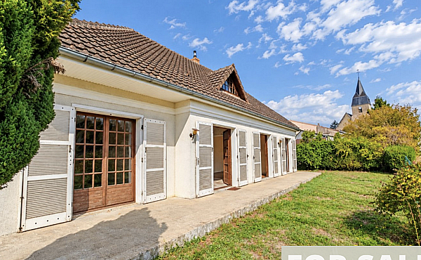 Property_For_Sale_in_France_with_Cle_France_Join_our_mailing_List_AXL06278_7.37