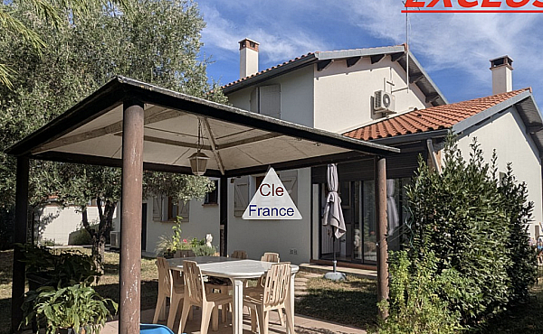 Property_For_Sale_in_France_with_Cle_France_Join_our_mailing_List_AXL06280_8.57