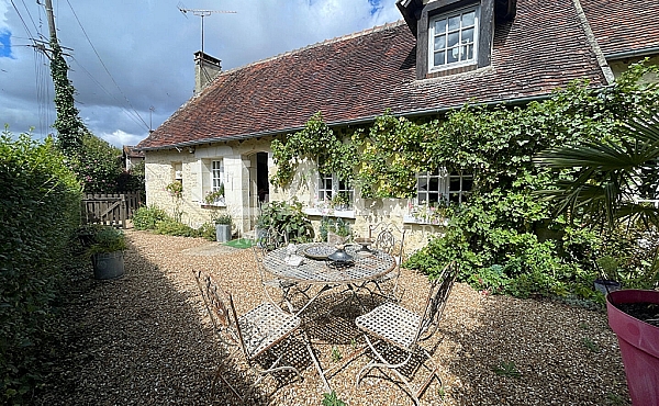 Property_For_Sale_in_France_with_Cle_France_Join_our_mailing_List_DJV06318_b