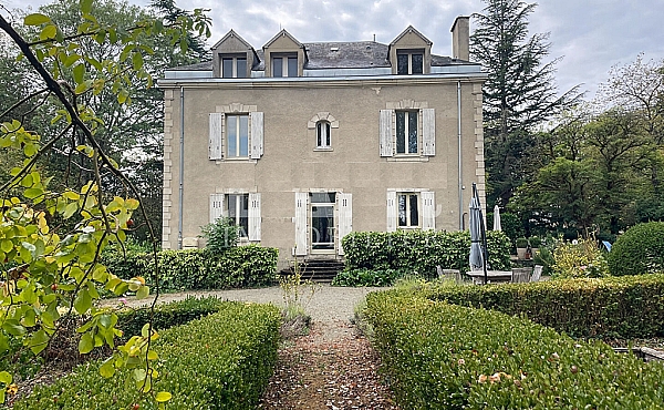 Property_For_Sale_in_France_with_Cle_France_Join_our_mailing_List_DJV06320_p