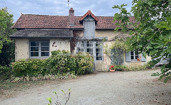 Property_For_Sale_in_France_with_Cle_France_Join_our_mailing_List_DJV06320_q