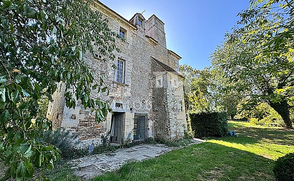 Property_For_Sale_in_France_with_Cle_France_Join_our_mailing_List_DJV06321_c