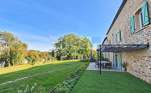 Property_For_Sale_in_France_with_Cle_France_Join_our_mailing_List_DJV06344_b