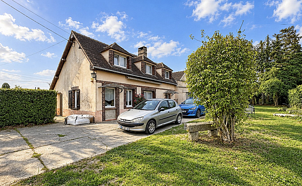 Property_For_Sale_in_France_with_Cle_France_Join_our_mailing_List_AXL06317_02