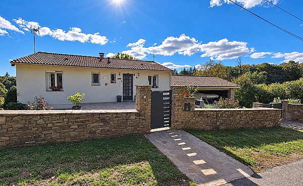 Property_For_Sale_in_France_with_Cle_France_Join_our_mailing_List_AMR00141_154339_1