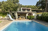 Detached Country House with Swimming Pool