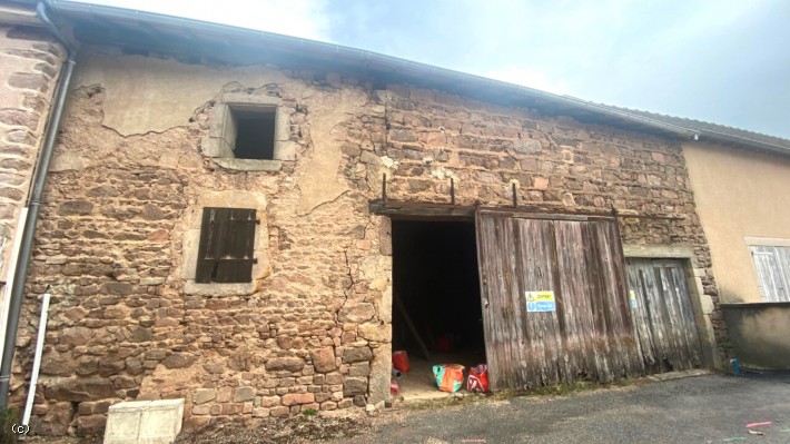 Stone barn Project With Land in the Heart of Burgundy