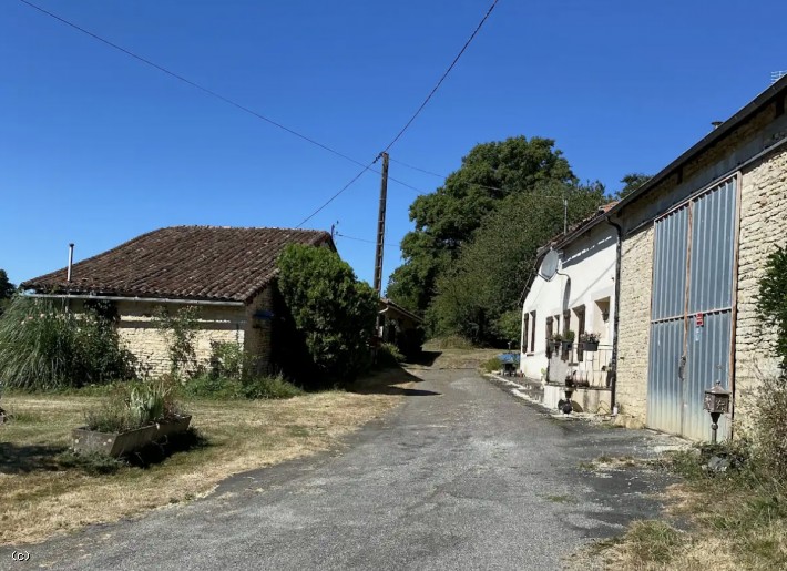 Countryside Longere with Outbuildings