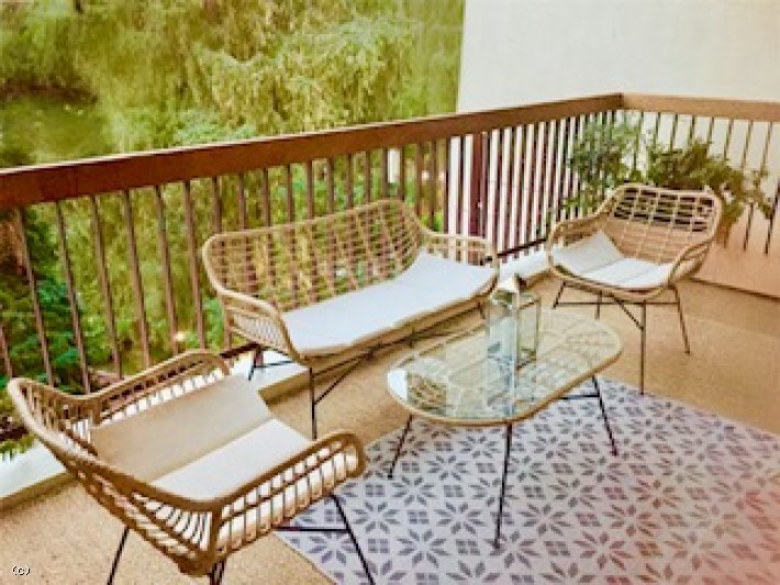 Apartment with Large Terrace in Nice