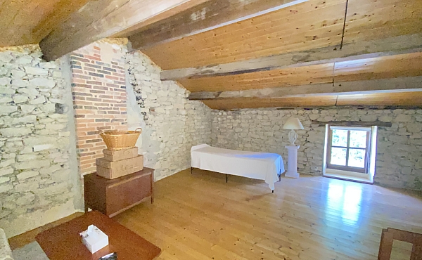 Upstairs bedroom 2