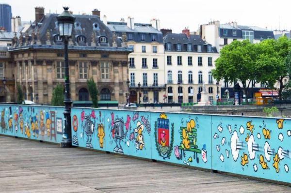 Cle France - Pont des Arts June 2015