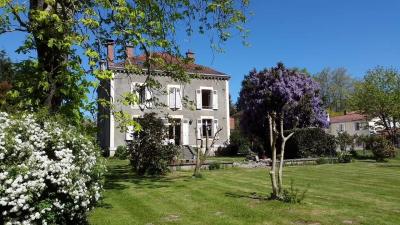 Maison De Maitre With Beautiful Garden