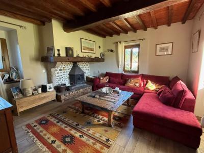 Beautiful Family House with Guest Gite and Pool