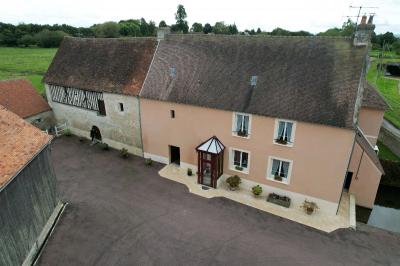 Detached Country House with Outbuilding