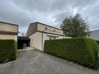 Apartment in Heart of Town