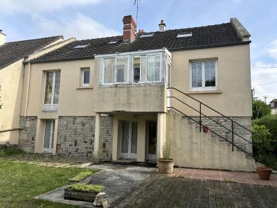 Traditional House with Garden