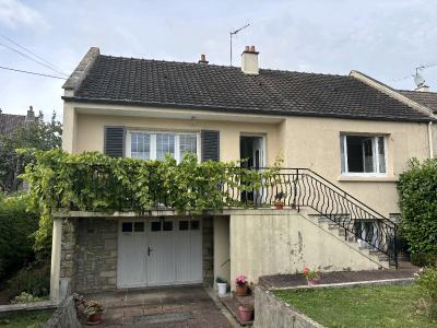 Traditional House with Garden