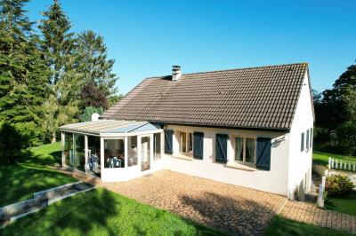 Detached Country House with Landscaped Garden