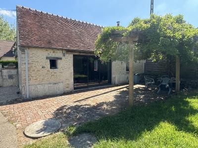 Detached House with Garden and Open View